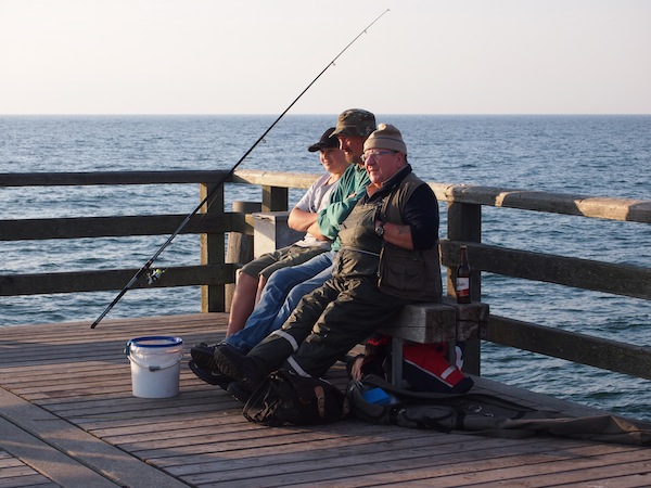Jeder hat das Recht auf eine Pause: Fischer beim After-Work-Chillen.