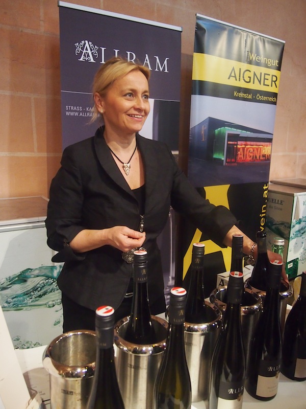 Im Rahmen des Wachau Gourmet Festivals findet nun schon zum sechsten Mal auch die sagenhafte Wein.Genuss.Krems-Veranstaltung mit Top-Winzern der niederösterreichischen Weinregionen statt, hier mit den Weingütern Allram & Aichinger aus meiner Heimat dem Kamptal.