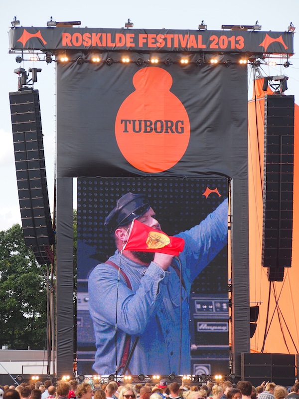 Turbonegro, die "dirty old rockers" aus Norwegen, bilden den Auftakt für unseren Festivalbesuch in Roskilde.