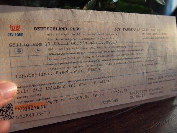 Das Ticket der Deutschen Bahn, der "Deutschland-Pass" welcher genau ein Monat lang im gesamten Land gültig ist, erleichtert mir die An- und Weiterreise enorm und lässt mich das Land in aller Ruhe & Gemütlichkeit bereisen.