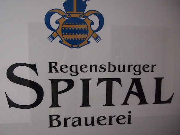 In der Regensburger Spitalbrauerei wird den Patienten auch heute noch jeden Tag Bier zum Trost serviert .. Kein Witz !! Hier komm ich auch noch mal her. Hehe.