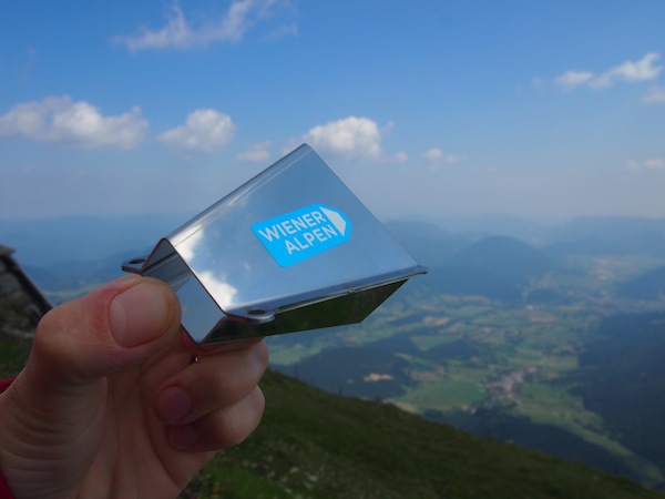 Ausgestattet mit dem sogenannten "Wiener Alpen Viewer" legen wir los ...