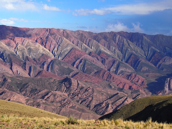 Solche Landschaften … Wahnsinn. "La Quebrada" heißen die mineralhältigen Gesteinsvorkommen im nördlichen Argentinien, unweit der Stadt Jujuy und Salta. 