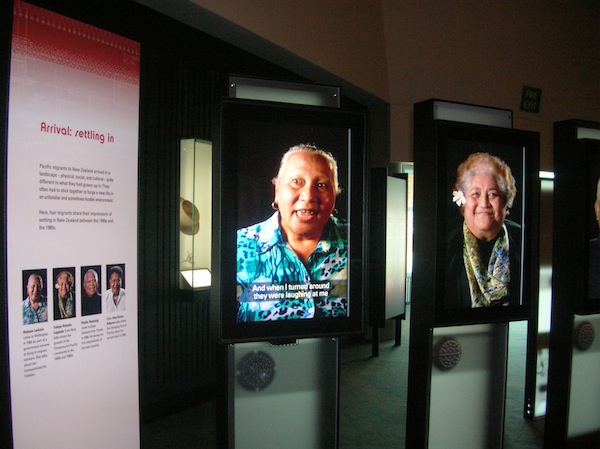 Im Te Papa Tongarewa "sprechen echte Maori" mit uns: Diese und viele weitere anschauliche Beispiele machen das Museum zu einem lebendigen Ort der kulturellen Begegnung.