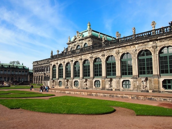 ... passieren wir auf unseren Rädern die historische Innenstadt Dresdens mit einzigartigen Bauwerken wie diesen.