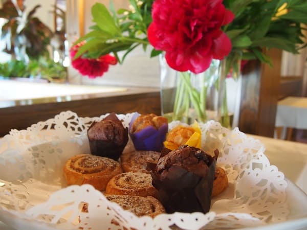Beim Frühstück im Hotel Gemma startet die Lebensfeuer-Messung: Ich gönne mir herzhafte, frisch gebackene Muffins.
