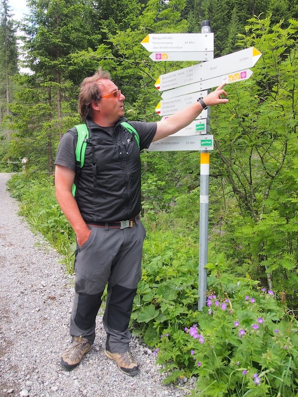 Auf zum letzten Programmpunkt unserer ereignisreichen Tage im Kleinwalsertal: Bergfex & Reiseführer Elmar zeigt uns den Weg in seine Heimat.