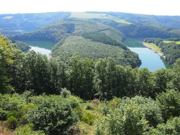 Die wunderschöne Landschaft des Naturpark Öewersauer ...