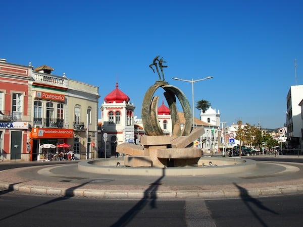 Starting my walk around Loulé in the very south of the Algarve region in Portugal, I feel as light-hearted and happy as can be – pretty much like the statue in the centre of this square here.