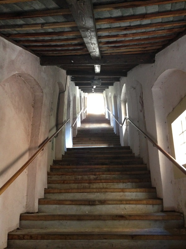 Weiter hinauf führt uns die "Stairway to Heaven" von Krems, über die Piaristenstiege zur IMC Fachhochschule und ihrem "Institutsheurigen Müllner". ;)