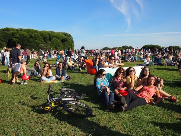 Lebensgefühl in Porto: Chill-out "Porto Sunday Sessions" im Parque da Cidade laden zum Ausspannen unter freiem Himmel ein.