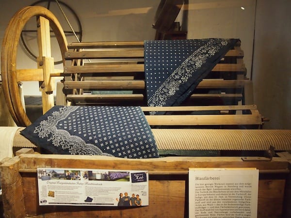 Next to the “peace palace”, it is worth taking a look at the permanent exhibition depicting life throughout the course of the centuries: Blue print as one of the oldest textile crafts in Burgenland is the focus of another story I have already published here! 