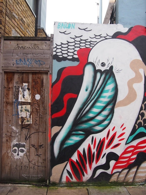Walking round East London, you are met with many signs of amazing street art graffiti (besides unveiling the many #foodlover places on this tour)!