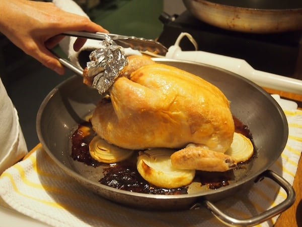 We actually roast a chicken that day, as a whole turkey would take three times as long and feed just three times more people ... Jennifer gives us lots & lots of useful cooking tips that can be applied to many more dishes - a wonderful and inspiring cooking class indeed!