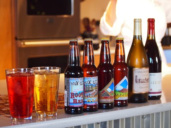 Once the meal has been prepared, we get to choose from this rather colourful selection of home-made ice tea, artesanal beers or New Mexican wine.