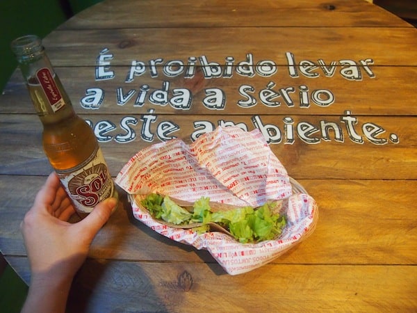 Die Einflüsse in der Kulinarik reichen bis nach Mexiko in Mittelamerika: Gute Tacos mit brasilianischer Feijoada & cremiger Guacamole.