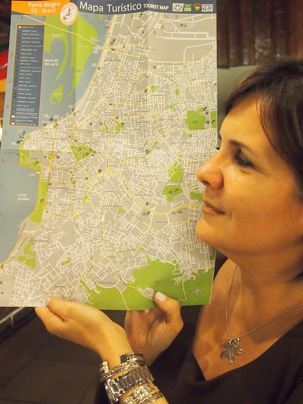 Maria Luiza is my oracle for everything creative, interesting & fun to do while here in Porto Alegre: Look at just how much she truly identifies with (the profile of) her city …..!
