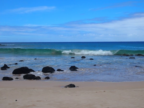 Zu guter Letzt lasse ich mich einfach nur mehr fallen ... und von diesem sagenhaften, warmen, pazifischen Meer umarmen, das meine Gedanken wiegt und meine Seele nach all der Aufregung eines solchen Tages wieder einigermaßen beruhigt. Maururu, Te Pito O Te Henua – Danke für so viel Gefühl & Verständnis, liebe Osterinsel!