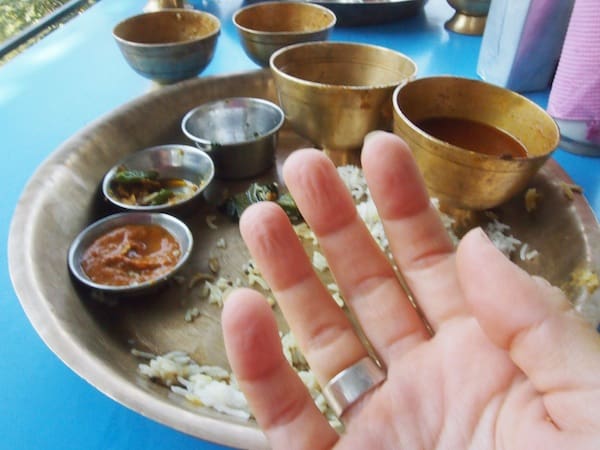 What a delight: I haven't done this since childhood !! And look, my fingers even look like they've just had a bath !!! Oh how I love exploring new tastes and rather sensual experiences, such as this one. ;)