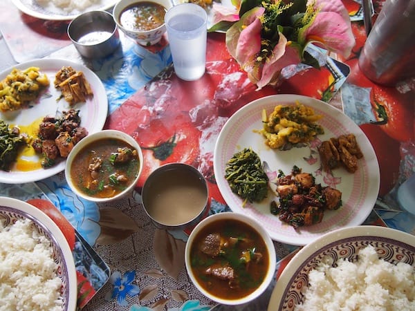 ... spoiling us to the beauty of her lunch table: Enjoy your meal full of flavours and beautiful spices here in Nepal!