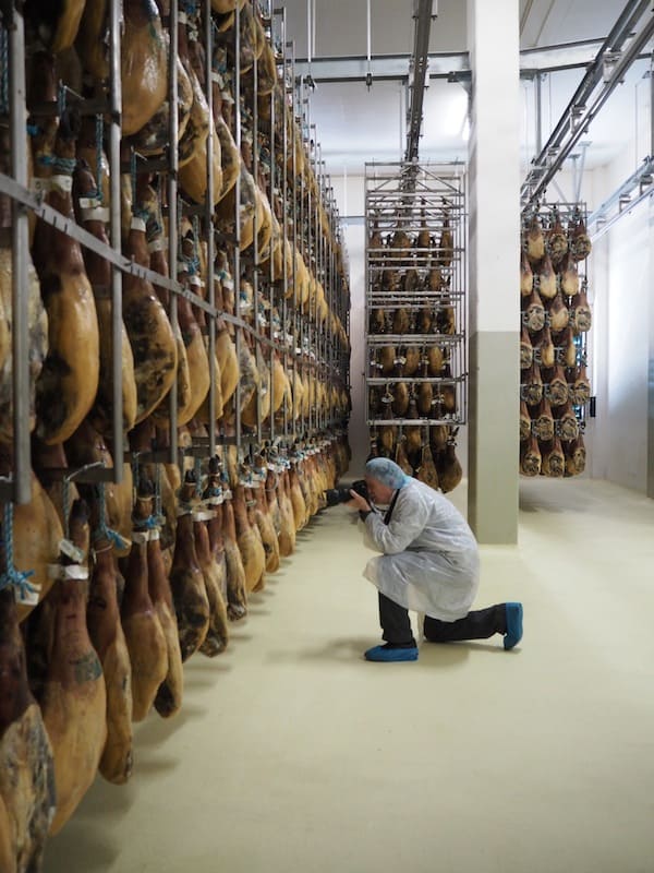 ... than the actual "getting-behind-the-scenes" of this awarded ham production: Some 260.000 (!) pieces of ham are currently stored and matured here ...