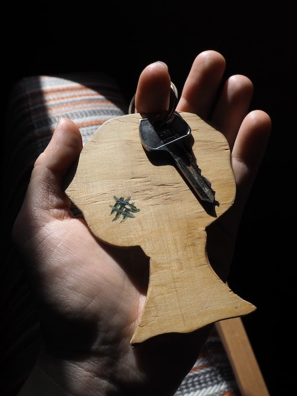 At home in 'Casa da Árvore' Tree House: Even the local key tells the story!