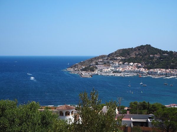 … we find ourselves spoilt to vistas like these, overlooking the port of El Port de la Selva.