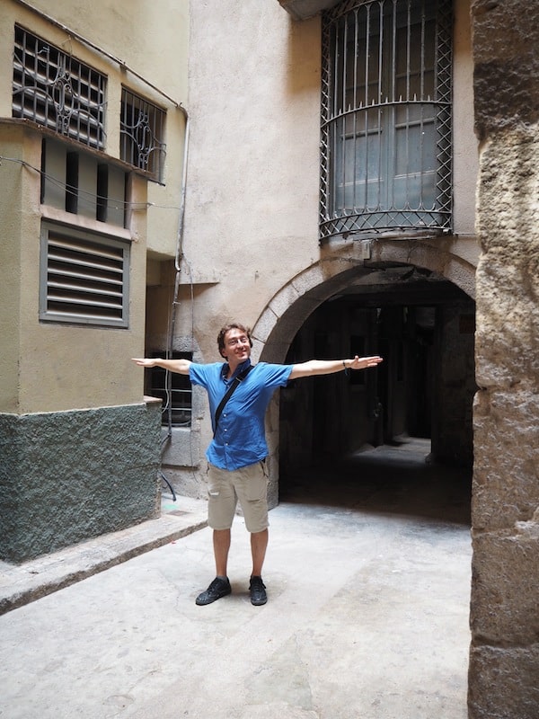 … Marc showing me the "smallest square" (yes, it's classified as a 'Placa'!) of Girona, and possibly, the world ...