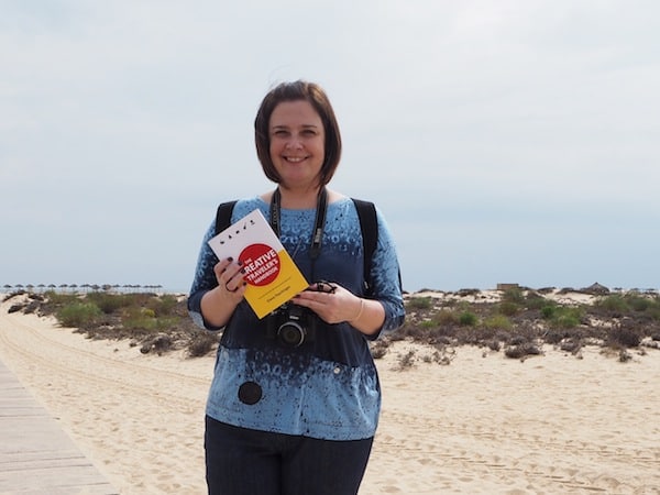 Flavia, my Brazilian friend for the day who like me joined this year's #ISTOForum2015 in the Algarve region, is a new fan of my recently launched "Creative Traveler's Handbook".!