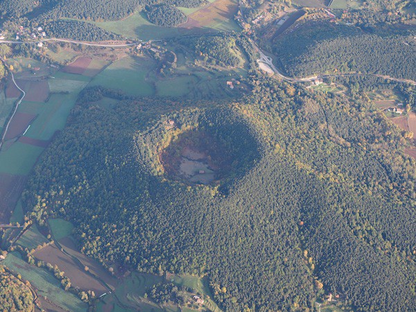 … and the perfect volcanic cone of "El Volca de …" at La Fageda forest near the small town of Olot.