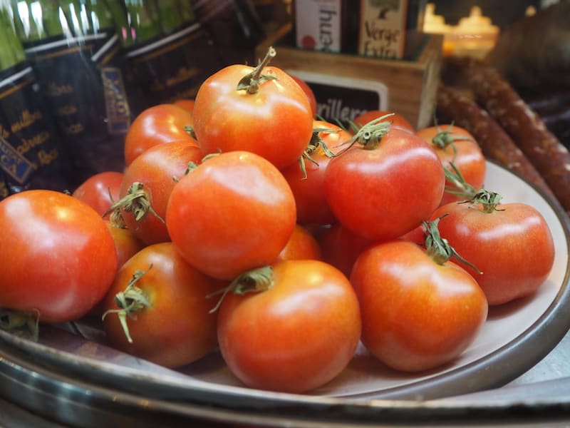 … köstliche, eigens für das berühmte "Pa amb Tomáquet" gezüchtete Tomaten ...