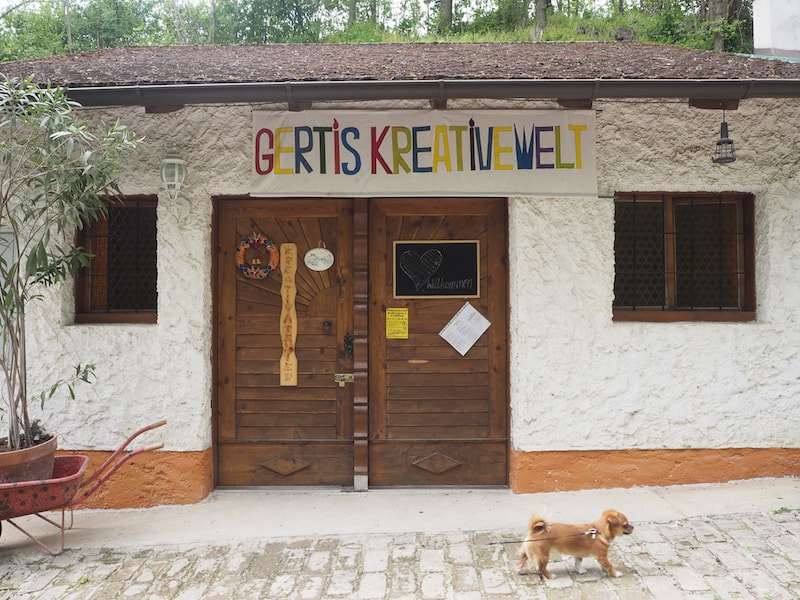 Besonders gut gefällt mir: Weinkeller werden mitunter auch als "Kreativ-Inseln" wiederverwendet, wie der Keller von "Gerti's Kreativwelt" hier in Wolkersdorf zeigt.