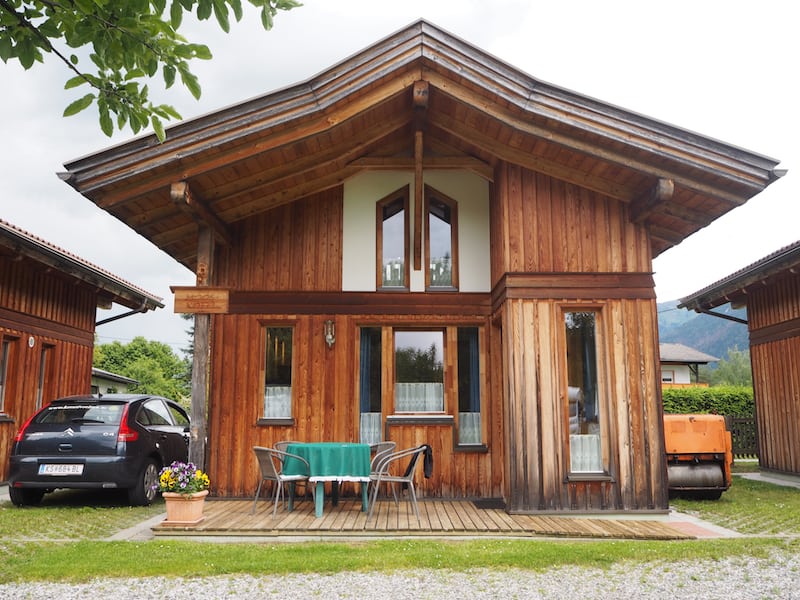 Ankunft in dieses wunderschöne Ferienhaus am AlpenCamp Kärnten ...