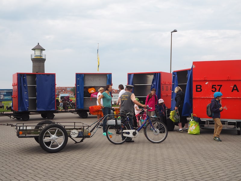 Ein verlässlicher (und schöner) Service: Die Abholung und Begrüßung der Passagiere durch die Fahrradboten der entsprechenden Hotels und Ferienhäuser ...