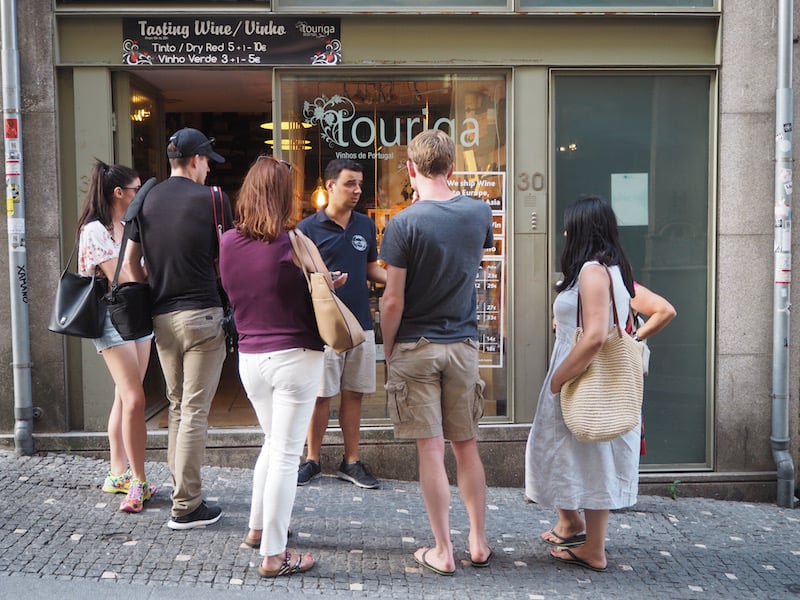 Zusätzlich zu den insgesamt sechs herzhaften wie süßen "Tasting Stops" weiß André zahlreiche Restaurant- oder (Wein)Marktempfehlungen auszusprechen ...