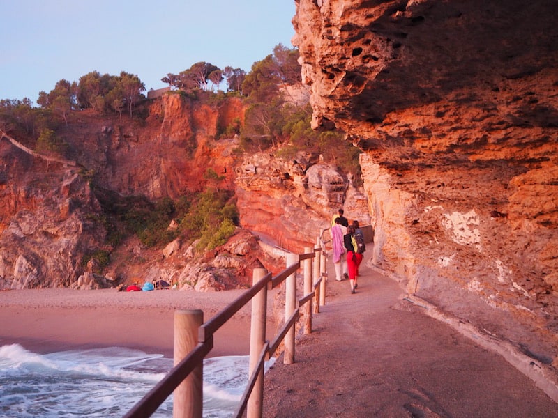 ... following my dear friends as the know exactly where to go: Platja Illa Roja, down the city of Begur.