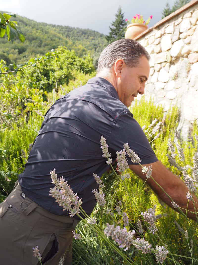 Evarist, who besides being botanical advisor to the world famous Catalan restaurant "El Celler de Can Roca", teaches us all about collecting the (right) herbs ...
