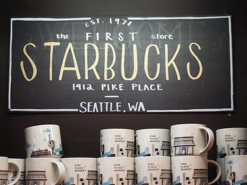 ... natürlich nicht, ohne vorher dem weltweit ersten Starbucks einen Besuch abzustatten ...