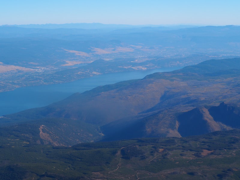 … landing in Kelowna, the gateway city to the Okanagan only an hour later: Already from the air, we can see that the area’s topography and microclimate have created a very special region for cultivating fruit, and wine, above all. The very reason why I am here: #Winelover celebration time it is!