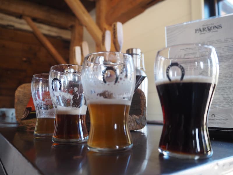 Talking about sparkling wine & cider: Besides wine, there is of course a large selection of local craft beers available, too - for instance at Parsons' Brewery & Tasting Co., only a stone's throw away from Picton in Prince Edward County.