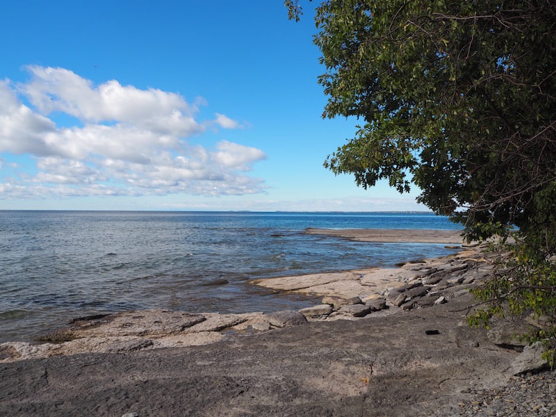 Mapping out the local "terroir": Farming, as well as viticulture, benefits from the local lake climate whose influence takes over from the rather gigantic Lake Ontario to the south ...