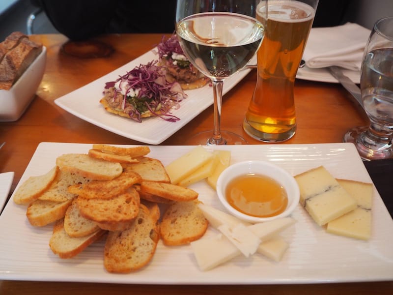 Another tip for lunch is "Play", a great place to share a meal paired with excellent beer & wine recommendations.