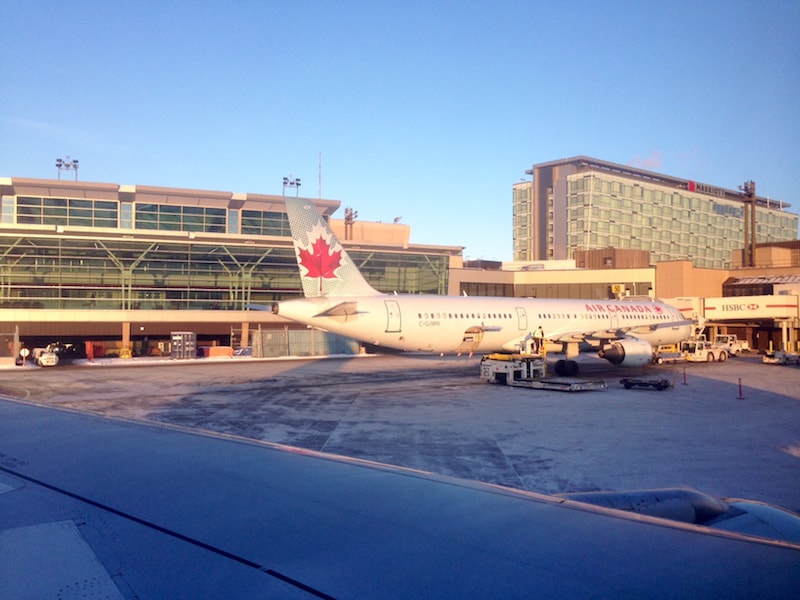 ... I am still only taking pictures, such as this one of another Air Canada plane, for myself : The world has yet to learn where "on Earth" I have landed myself ...