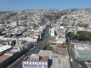 Valparaíso is a "terraced" city on many hills, or "cerros" as the locals call them. Our tip: Take a (local) bus ride along the many hills for some scenic views and great local discoveries - a much better alternative to the usual standard tourism tour.