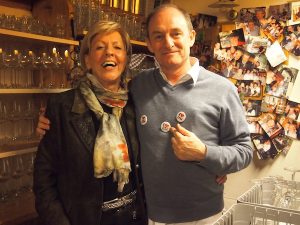 Terry is a fan: Erikas Buschenschank ist auf Anfrage 365 Tage im Jahr geöffnet und befindet sich unweit des LOISIUM Wine & Spa Resort in Gamlitz entlang der südsteirischen Weinstraße.