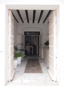 Die einladende Atmosphäre unseres Hotels La Casa De La Favorita im Herzen der Altstadt von Tarifa.
