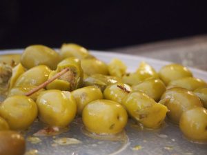 Die dicken, saftigen und wahrlich schmackhaften Oliven Andalusiens sind aber auch nicht zu verachten ... herrlich. Ich könnte hier einfach nur essen, essen, essen ... :D