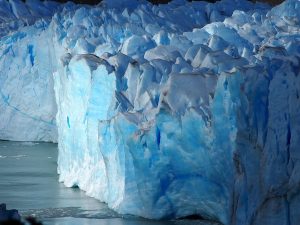Ein nahezu unwirkliches Blau, und dann dieses Farbenspiel: Dieser Gletscher im Herzen Patagoniens, Argentinien beeindruckt mich zutiefst.
