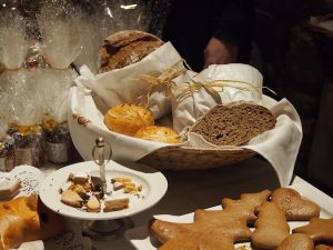 Weiter geht es mit typischen Köstlichkeiten auf dem Weihnachtsmarkt von Stift Göttweig.