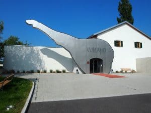 Ein Rüssel - oder war's eine Schweinshaxe?! - zum Gruß: Eintritt in die Vulcano Schinkenmanufaktur im oststeirischen Vulkanland nahe Auersbach.